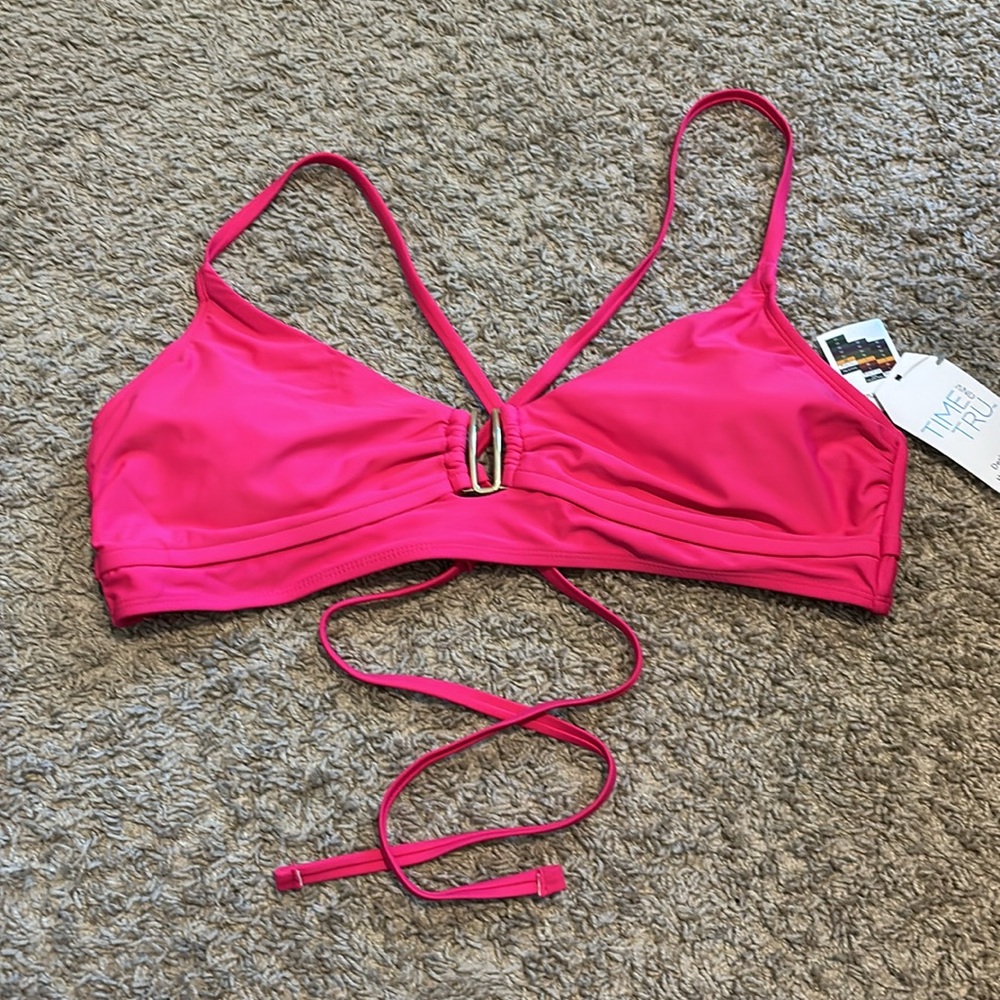 Pink Crisscross Bathing Suit Top 👙🩷